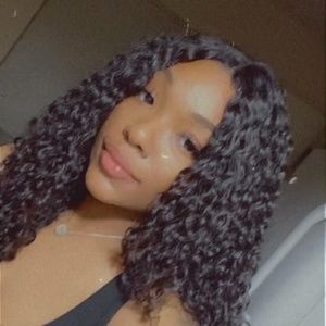 Meet your Posher, Candace